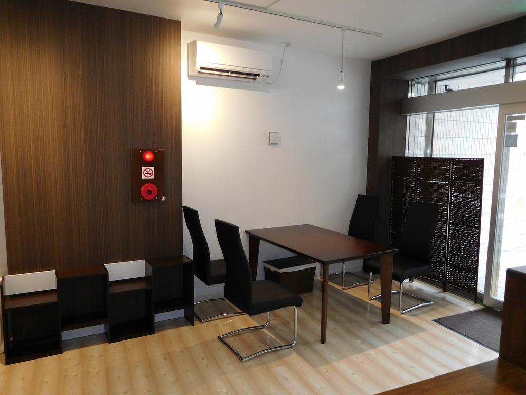 Maxi Alpa Hostel Naha Bagian luar foto