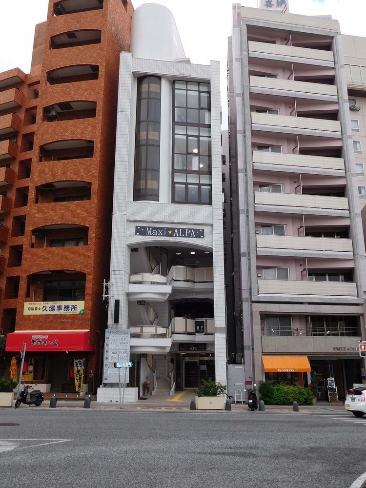 Maxi Alpa Hostel Naha Bagian luar foto